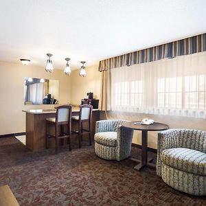 King Suite Wet Bar Non-Smoking